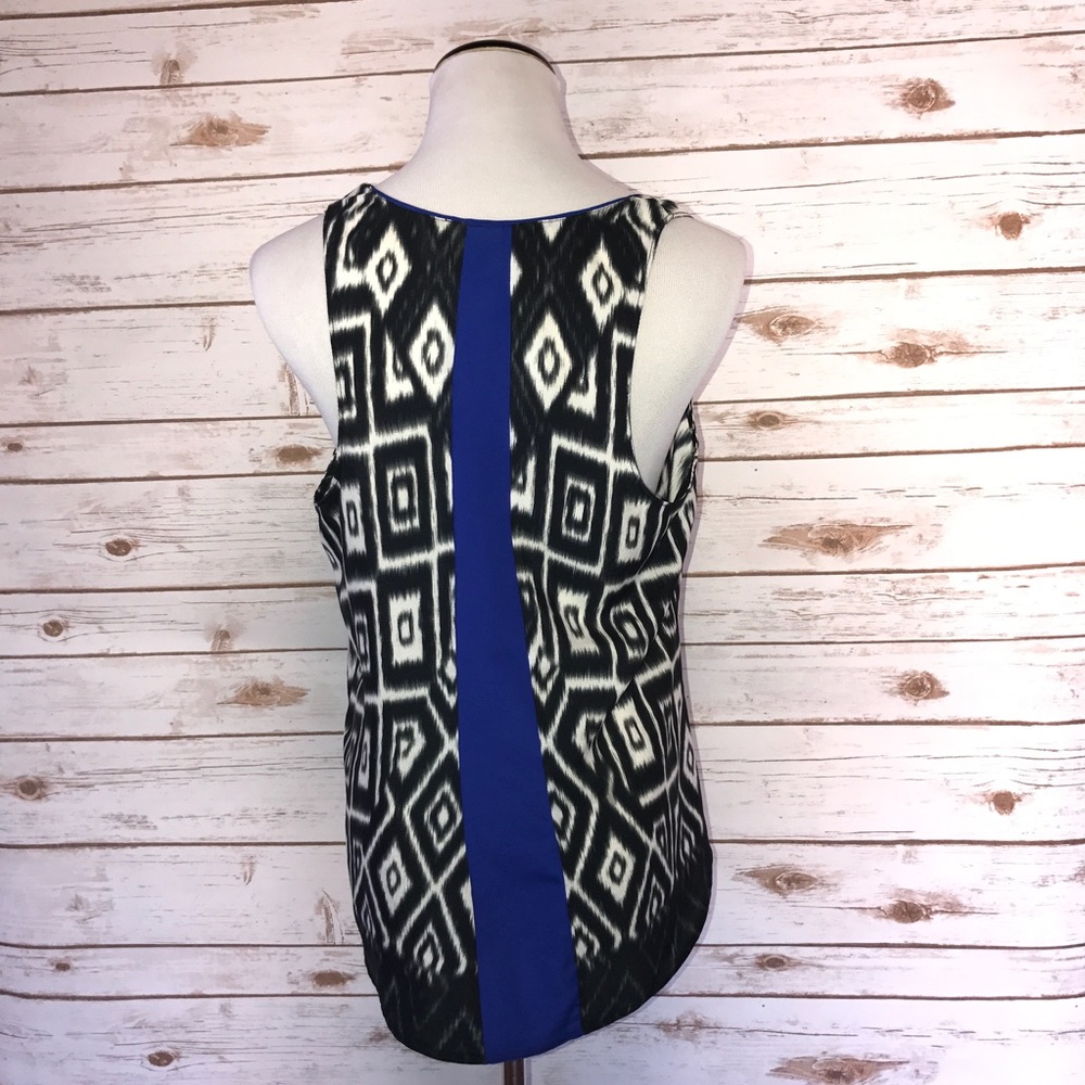 SLEEVELESS TOP